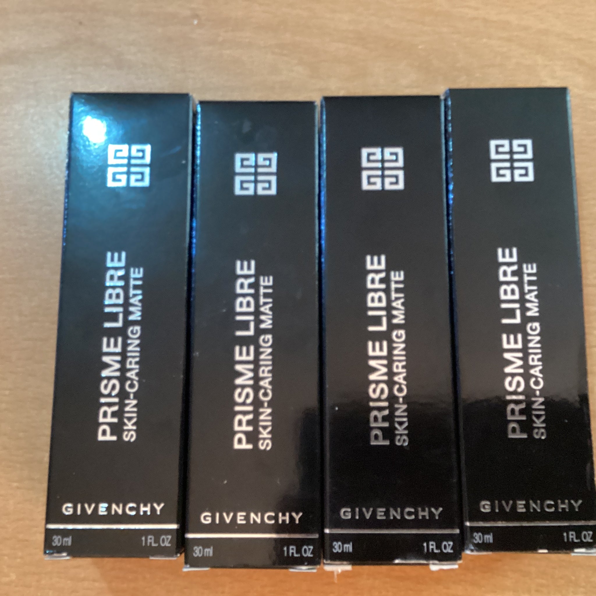 Base de maquillaje liquida GIVENCHY