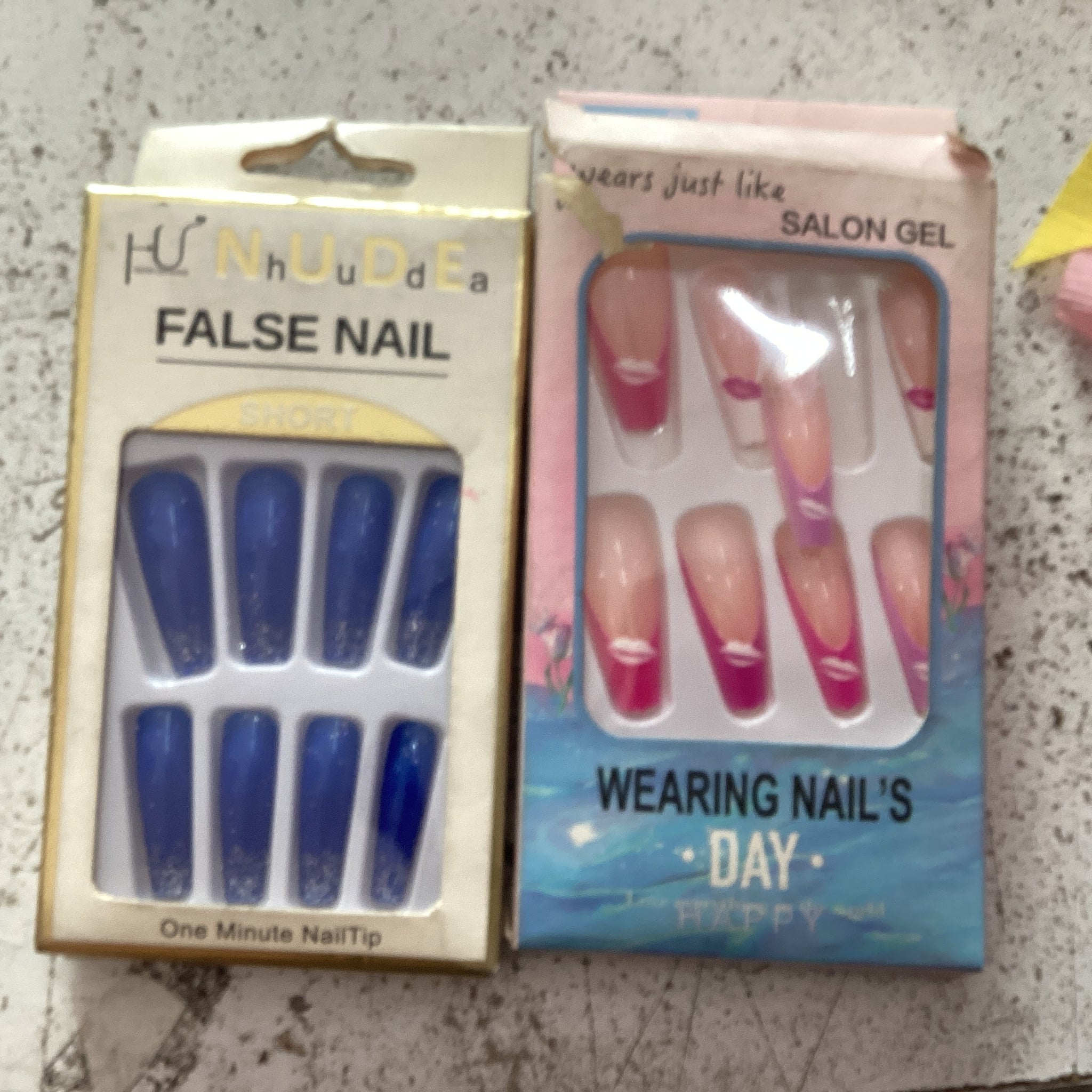 Uñas postisas***$